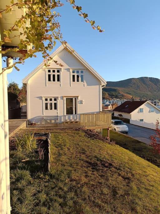 הוילה Charming House In Ulsteinvik With Free Parking מראה חיצוני תמונה